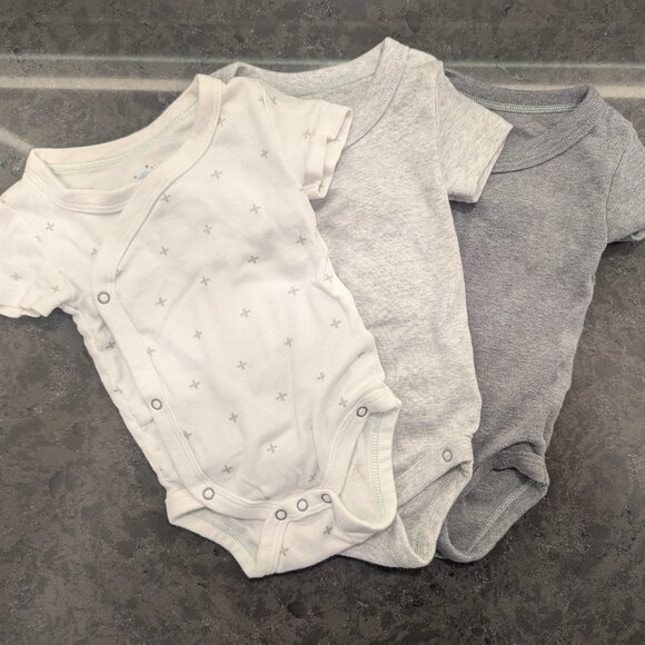Bundle of Cloud Island wrap over bodysuits 0-3m - Picture 1 of 5